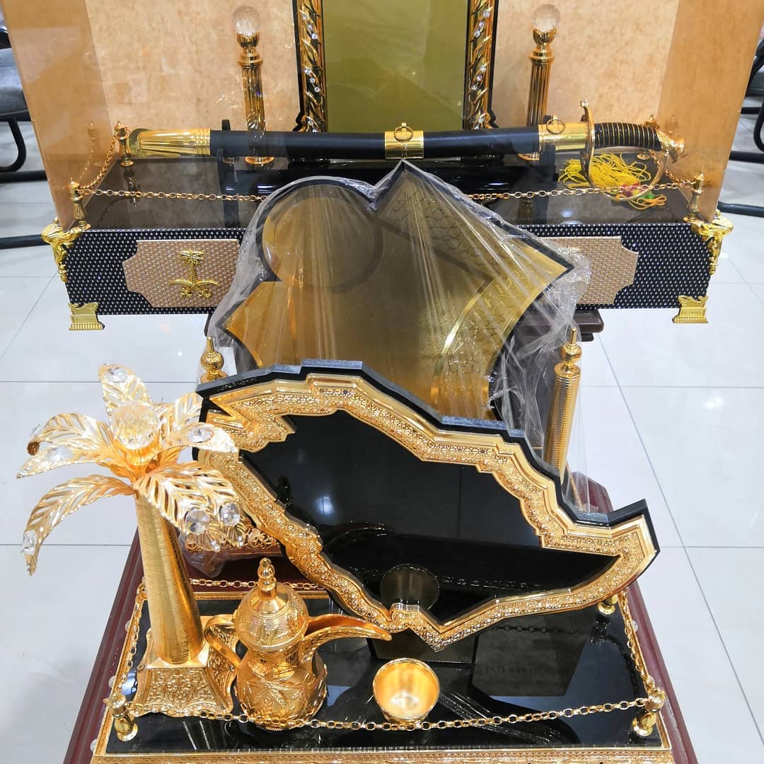 درع تكريم مطبوع - خدمات الطباعة على الخامات